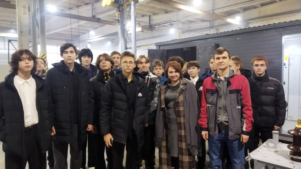 Провели увлекательную экскурсию по нашему заводу для учащихся.