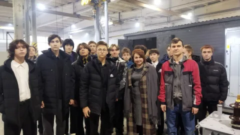 Провели увлекательную экскурсию по нашему заводу для учащихся.